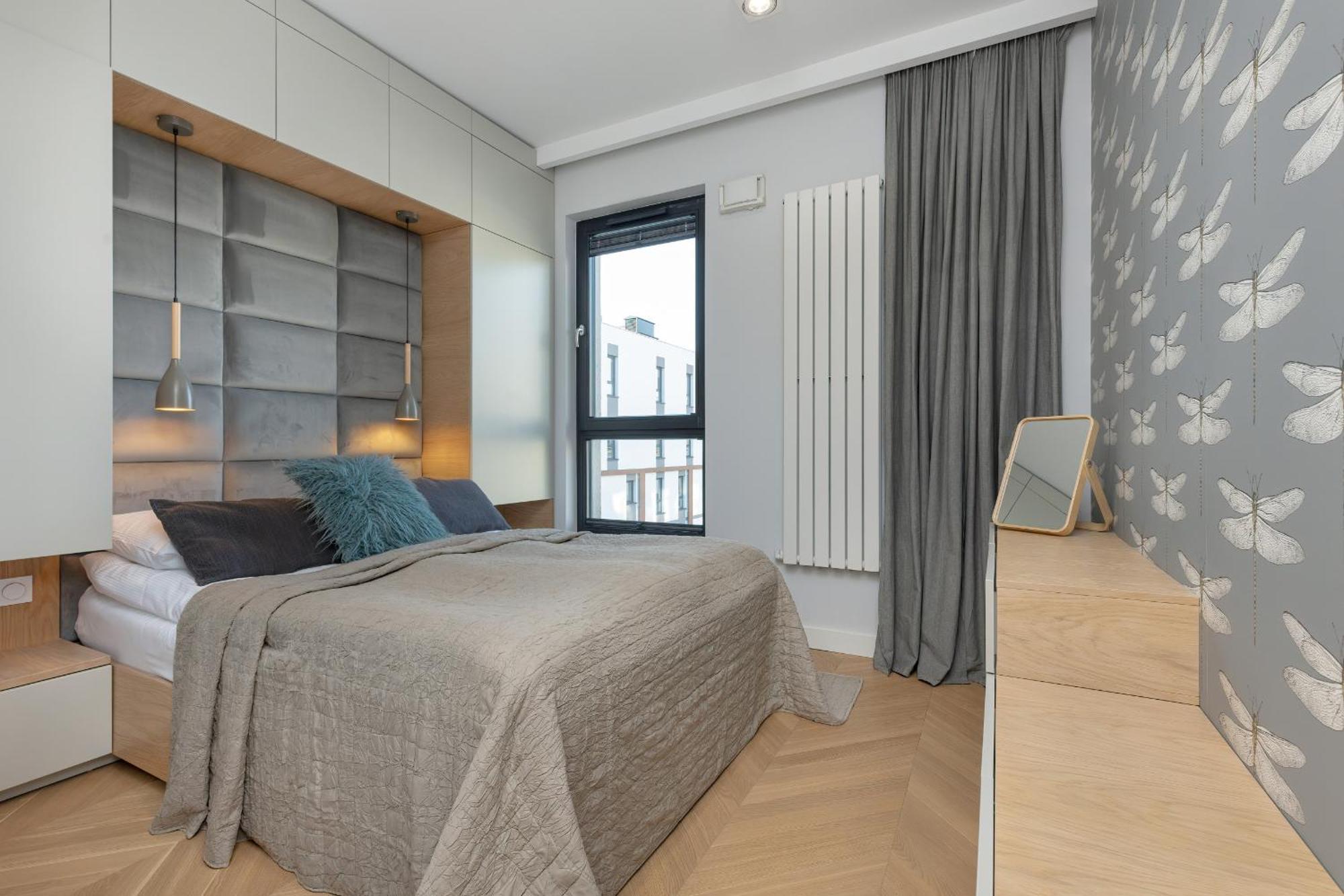 Bright Blue With Balcony, Parking And Air Conditioning In By Renters Apartament Warszawa