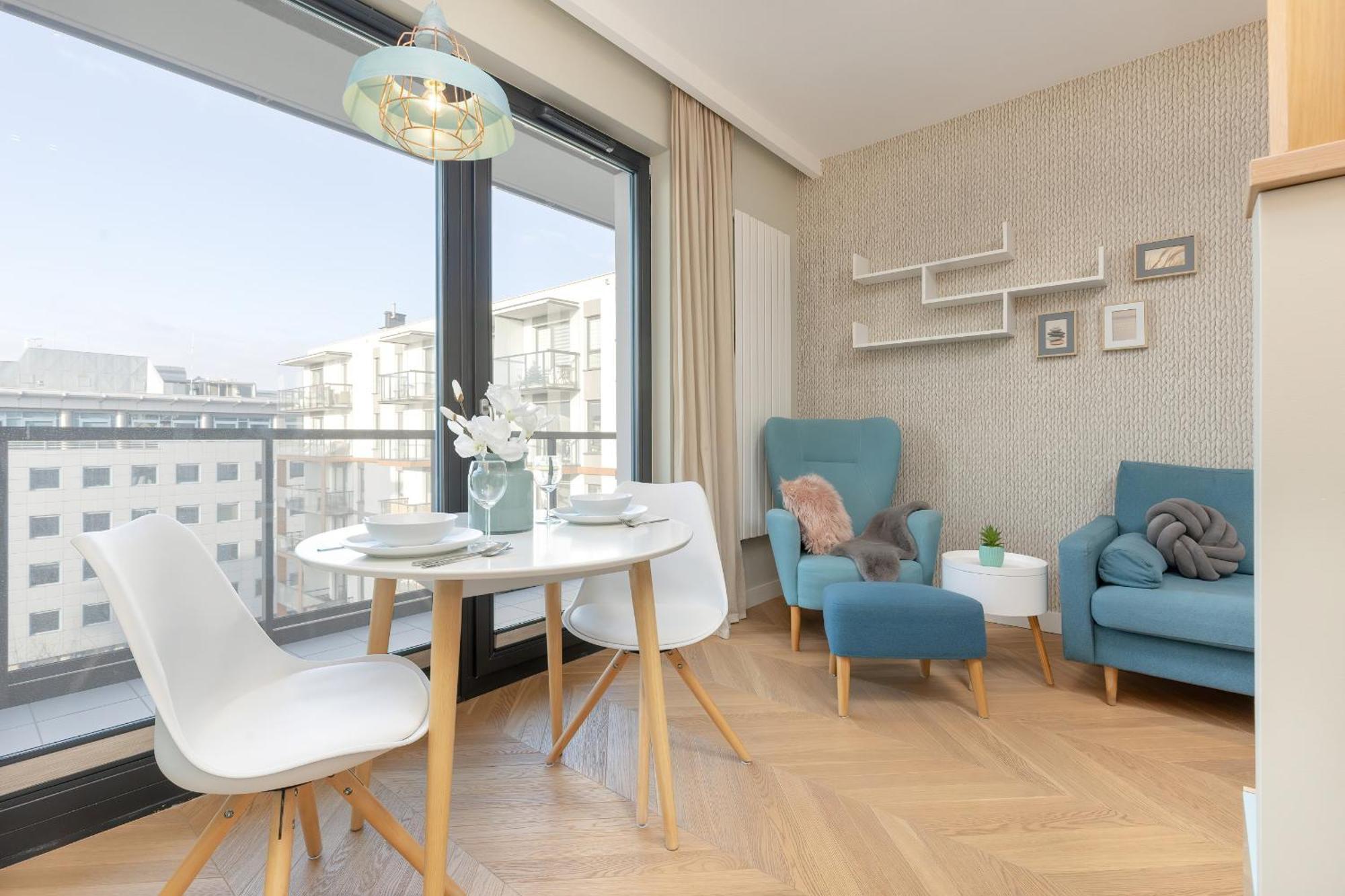 Apartament Bright Blue With Balcony, Parking And Air Conditioning In By Renters Warszawa