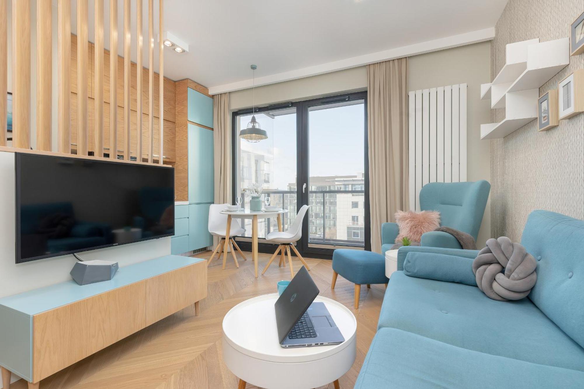 Apartament Bright Blue With Balcony, Parking And Air Conditioning In By Renters *